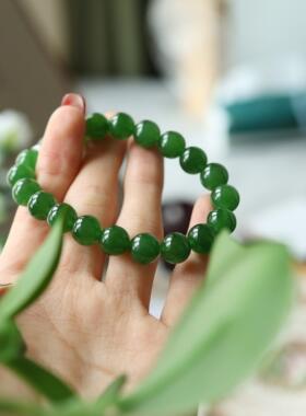 天然和田玉卡10碧玉高色圆珠单圈 货号: J16478 | 售价: 11900元