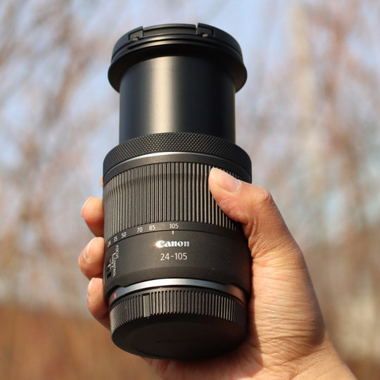 Canon RF24-105 mirrorless lens