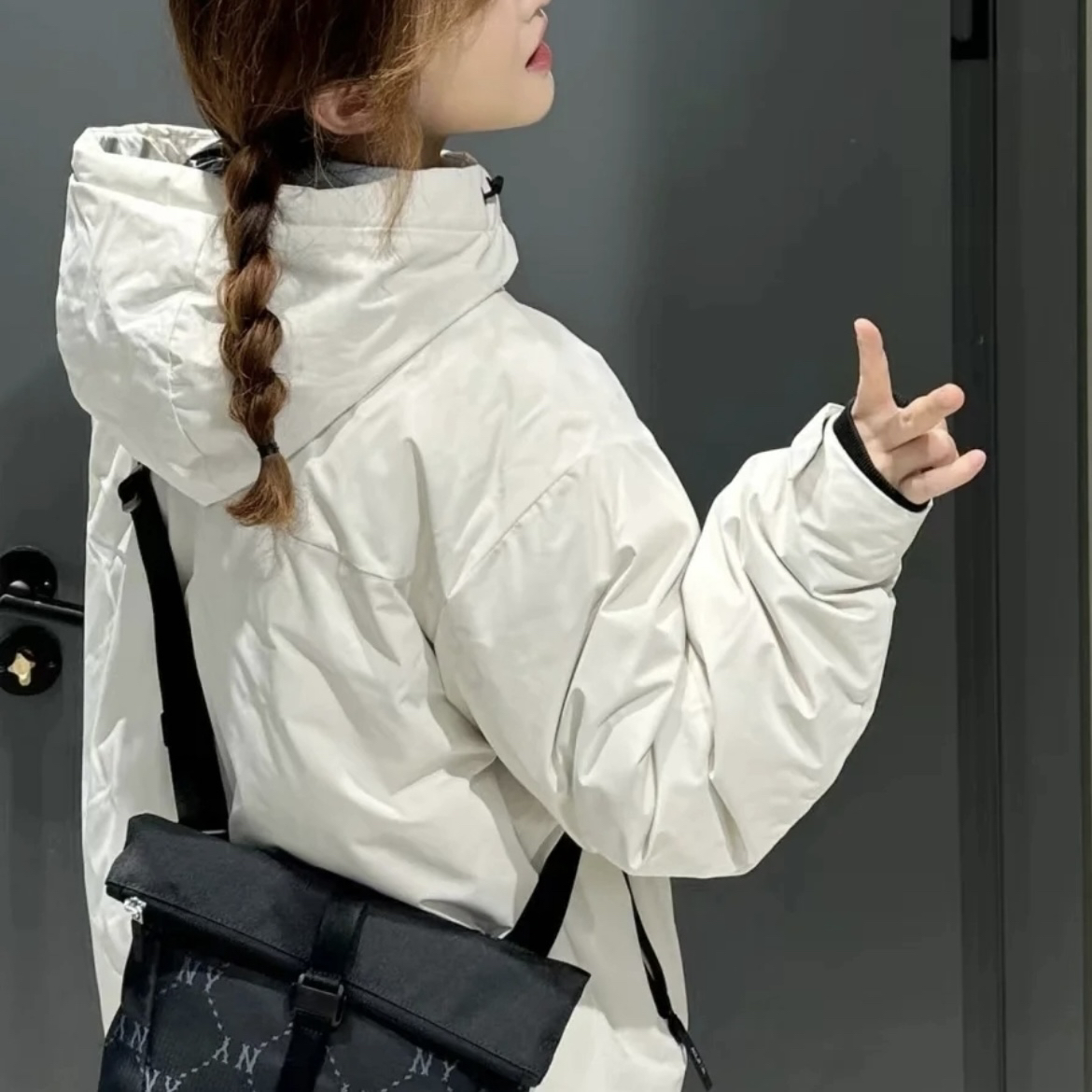 MLB FW24 运动生活系列户外休闲保暖简约羽绒服 3ADJB0246-43CRD - 图0