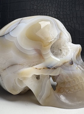 天然花纹玛瑙骷髅头 手工雕刻头骨原石打磨消磁家居桌面饰品摆件