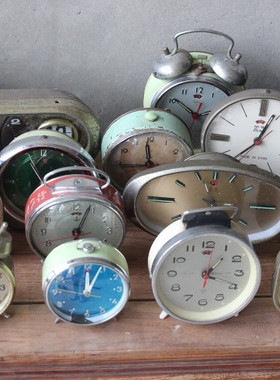 钻石古董老旧闹钟机械装饰摆件