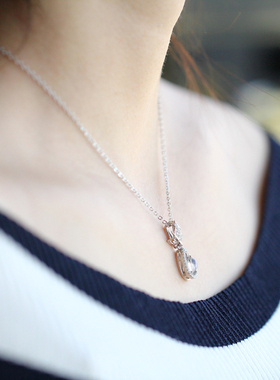 蝴蝶灵动蓝彩月光石闺蜜锁骨链