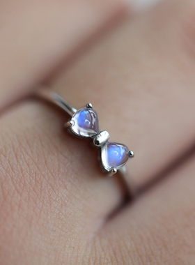 天然玻璃体斯里兰卡蝴蝶结月光石