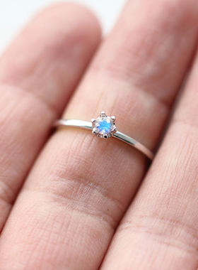 天然月光石戒指刻面六爪简约小巧