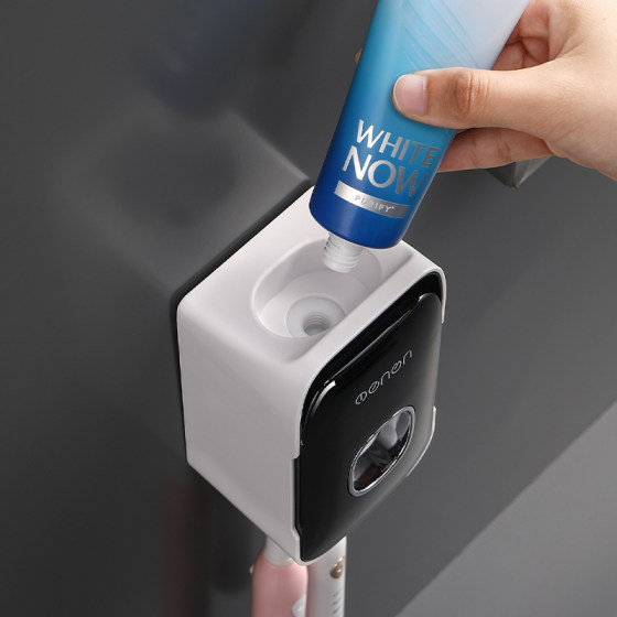 Automatic toothpaste squeezer toothbrush holder welfare artifact for lazy people