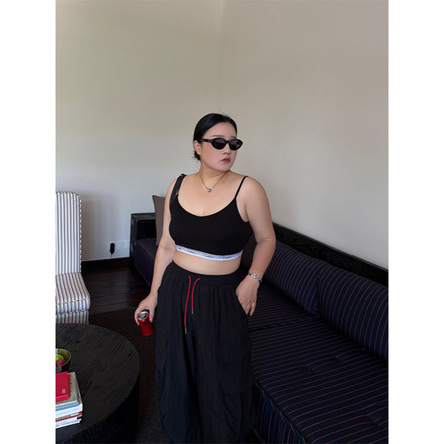 铅笔小鑫大码女装 自带胸垫 无痕吊带 运动塑形美背 可外穿 - 图0