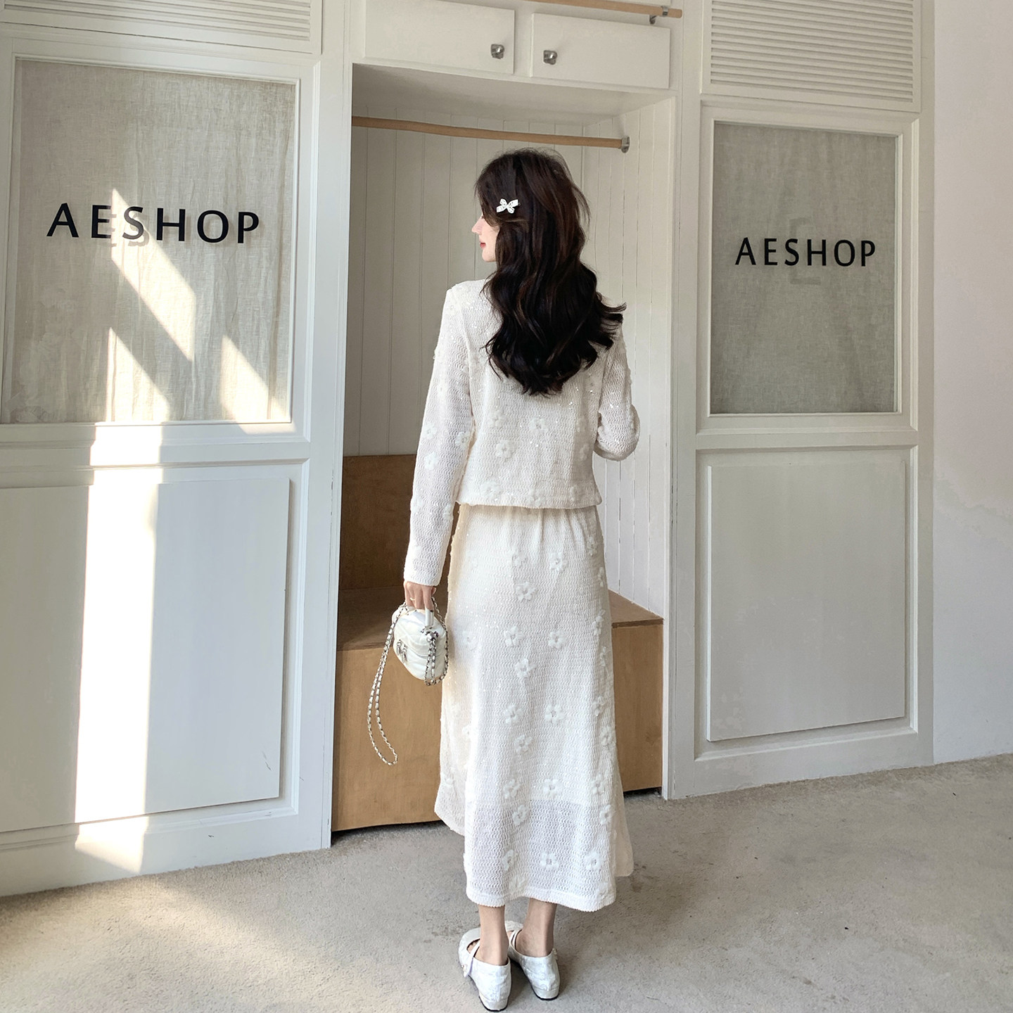 法式超仙甜美蕾丝碎花V领上衣套装裙女春季2026新款米白色两件套,淘宝优惠券,粉丝福利购,淘宝优惠卷