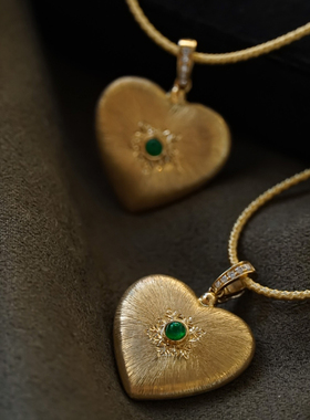 FIICCI菲伊奇 天然swat素面祖母绿18K金拉丝爱心吊坠钻石万能扣