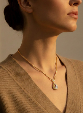 菲伊奇鸽血红宝石18K金钻石吊坠