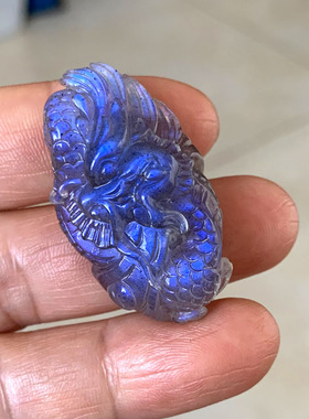 天然拉长石雕刻龙吊坠强蓝光挂件