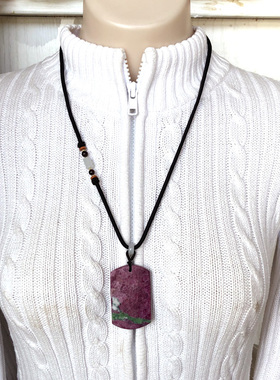 天然红绿宝方牌吊坠毛衣链