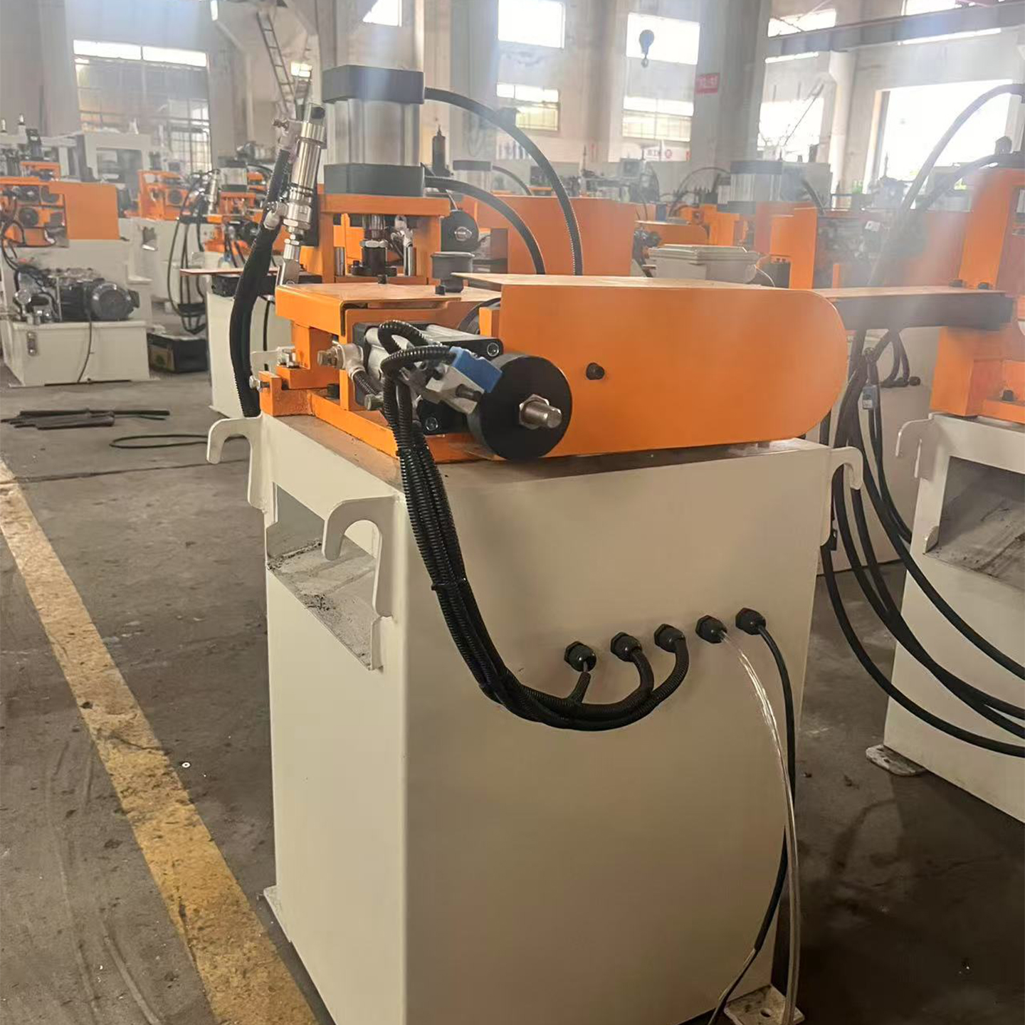 60AC气动单头倒角机全自动坡口机不锈钢铁管钢管圆棒双头毛刺机 - 图1