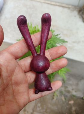 绿檀木紫檀木紫罗兰木料兔子手把件鼻刮按摩器挂脸木雕工艺品
