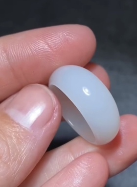 新疆和田玉籽料 馒头 大肚 戒指 戒圈