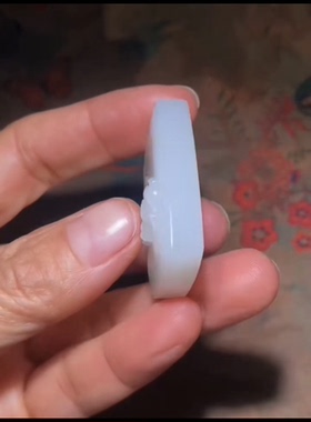 天然正品新疆和田玉籽料荷花牌 一级白 42*19*11mm带证书全国复检