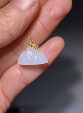 精品新疆和田玉籽料 背有靠山 一级白油性脂粉好18k 14.5×18.5mm