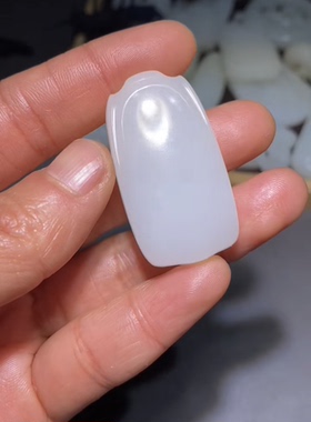 高品质新疆和田玉籽料平安无事牌 一级白油懦润过灯 41×22×11mm