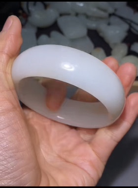 高品质新疆和田玉籽料超宽版手镯一级白细温润细腻油性十足57.6mm