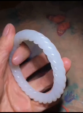 新疆和田玉籽料 绞丝麻花手镯 一级老熟 油性脂粉好的年糕料 58mm