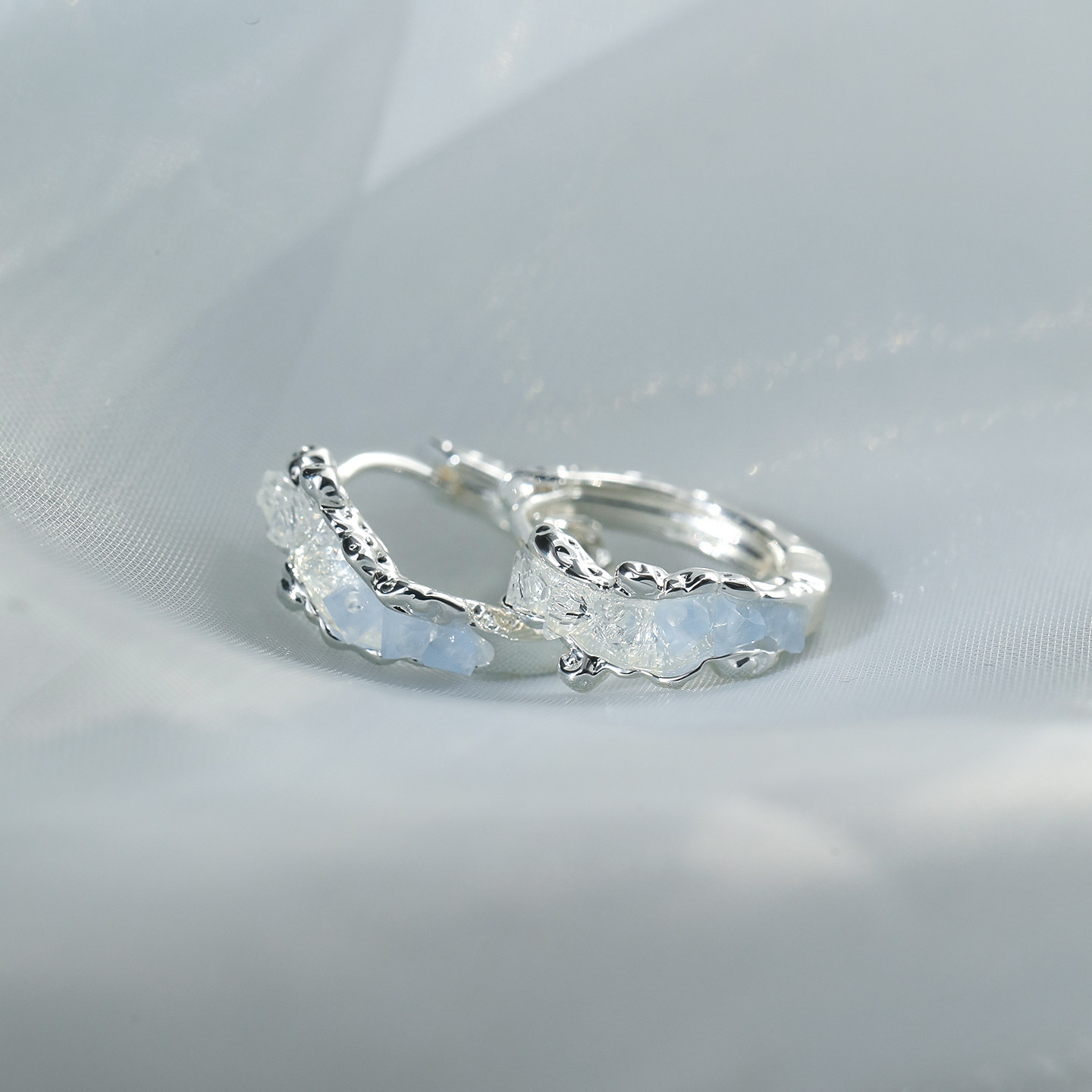 【巷南】999银蓝色水晶耳环女小众设计2025新爆款耳饰耳钉高级感,淘宝优惠券,粉丝福利购,淘宝优惠卷