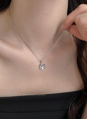 层次感幸运小花朵项链女简约气质百搭精致锁骨链个性高级感颈链