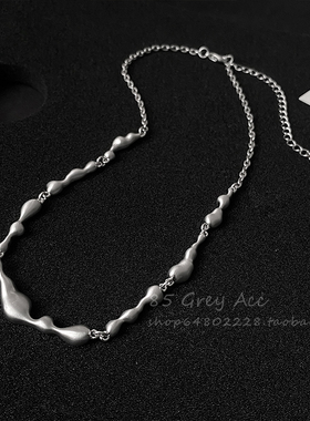 帅气干练，洒脱高级液态项链