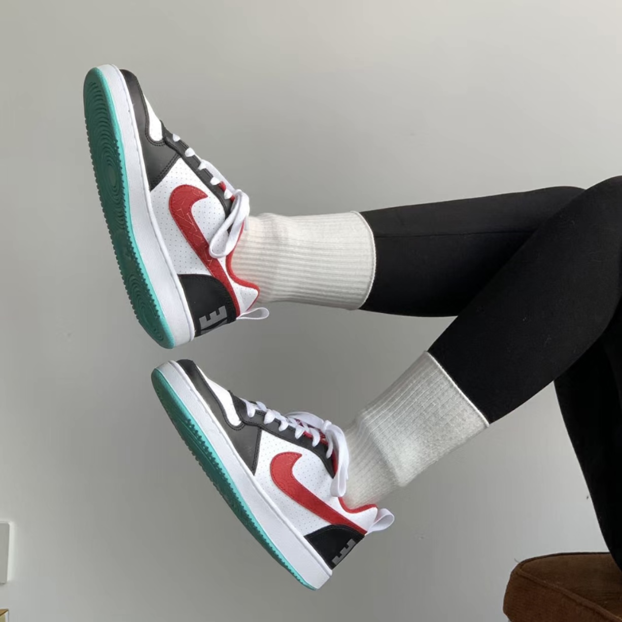 Nike/耐克COURT BOROUGH LOW女子低帮复古休闲运动板鞋839985-104-图1