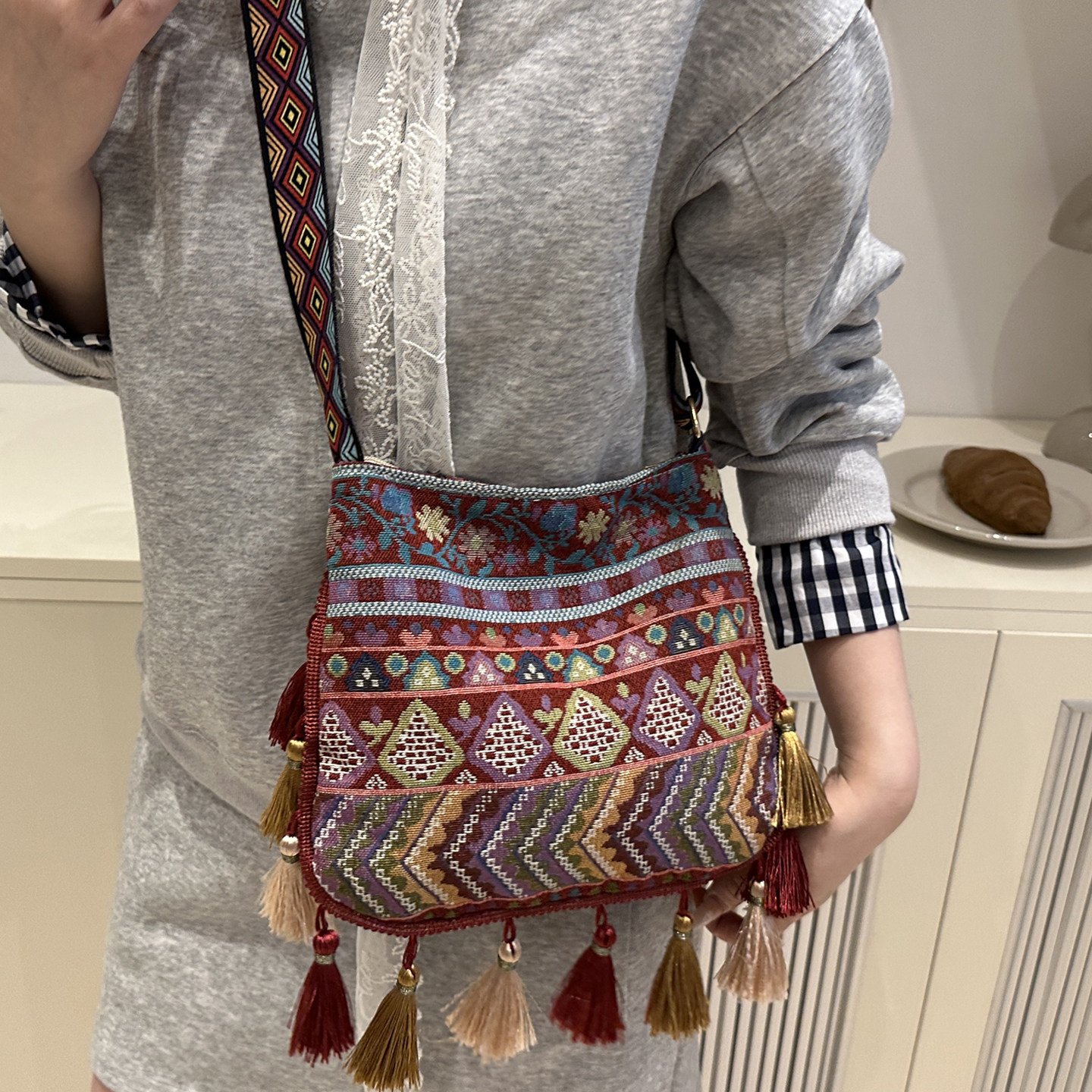 波西米亚流苏包内蒙古元素包民族风水桶新建西藏九寨沟旅游纪念品,淘宝优惠券,粉丝福利购,淘宝优惠卷