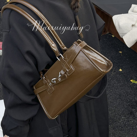 Large-capacity portable commuting stylish and simple tote bag