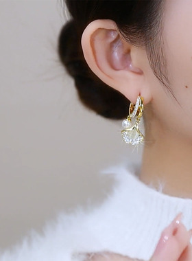 个性独特轻奢白色银杏叶