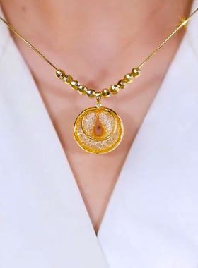 2025新款时尚百搭气质金色网状吊坠项链女轻奢高级感锁骨链颈链