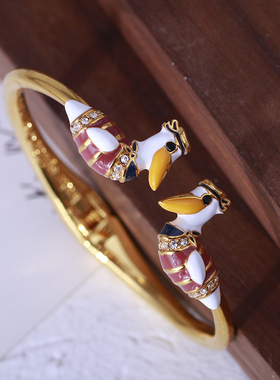 欧美饰品时尚创意童趣系列珐琅彩釉立体精致鹈鹕造型开口款手镯女