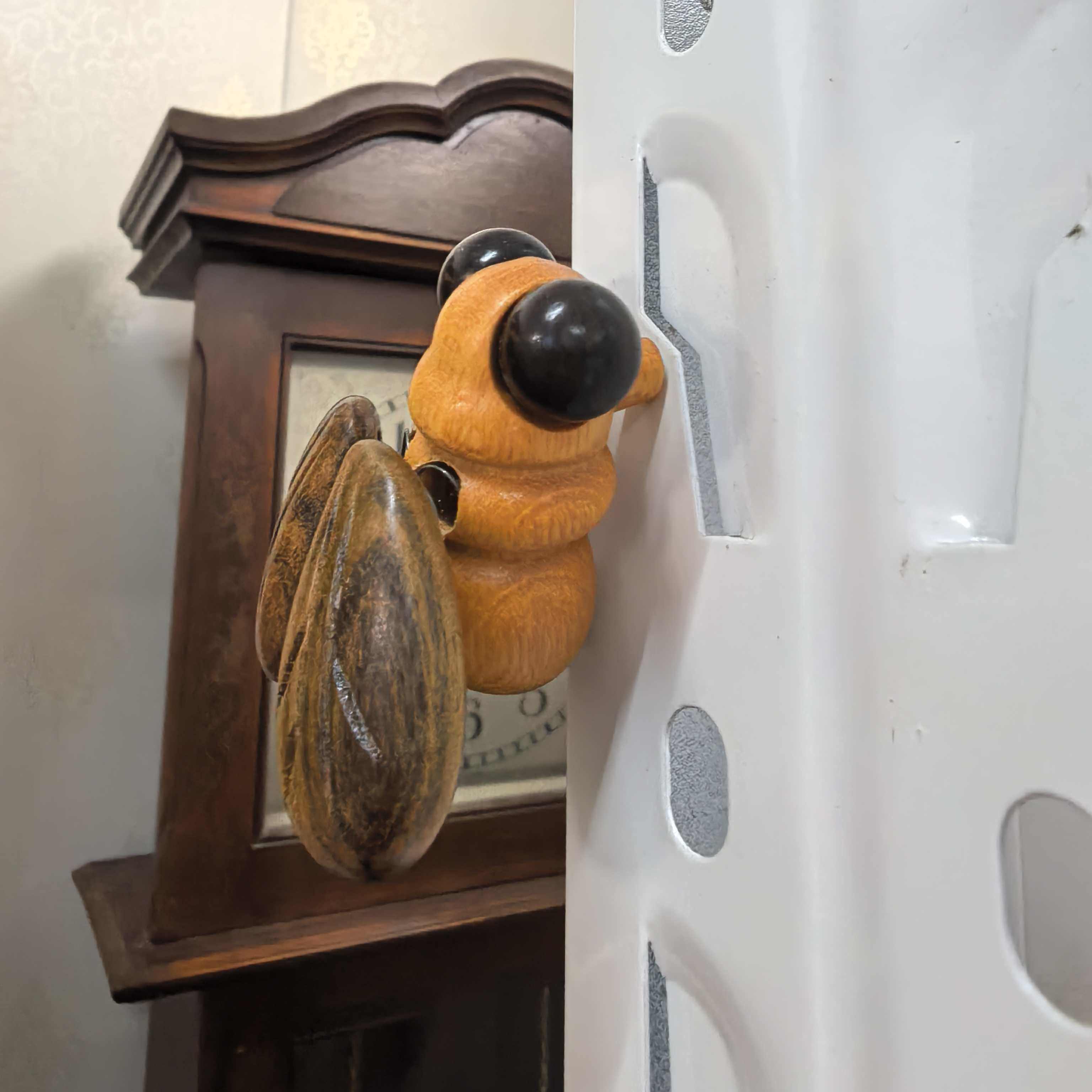 苍蝇便便粑粑摆件冰箱贴 实木原创搞怪创意生日礼物送人办公桌面,淘宝优惠券,粉丝福利购,淘宝优惠卷