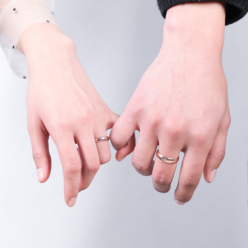 saya玫瑰金时尚个性锆石情侣戒指 飒雅戒指/指环