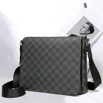 Hong Kong Slanted Satchel Mens Large Capacity Tide Card New Postman Bag Casual Gill Single Shoulder Bag Han Edition Bag small