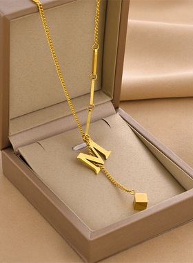 欧美时尚ins风流苏钛钢字母M吊坠小众设计感钛钢项链女不掉色