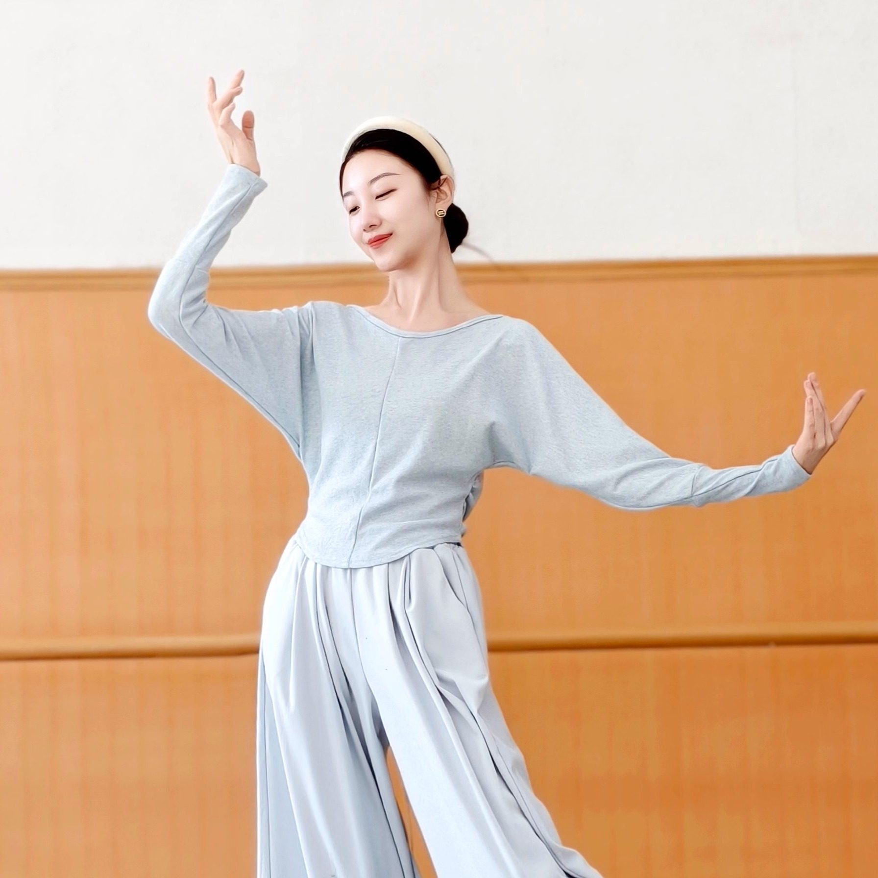 现代舞秋冬蝙蝠袖上衣一字领收腰显瘦练功服中国古典舞瑜伽日常穿,淘宝优惠券,粉丝福利购,淘宝优惠卷