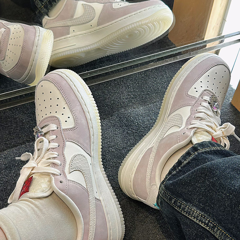 耐克/Nike Air Force 1 Low AF1龙年 米粉色休闲鞋板鞋FZ5066-111 - 图2