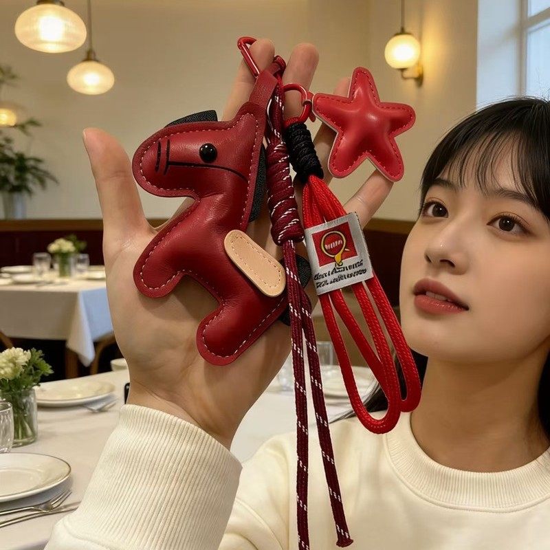 MIU系小马包包挂件马上有钱潮流新年红色挂饰配件马年汽车钥匙链,淘宝优惠券,粉丝福利购,淘宝优惠卷
