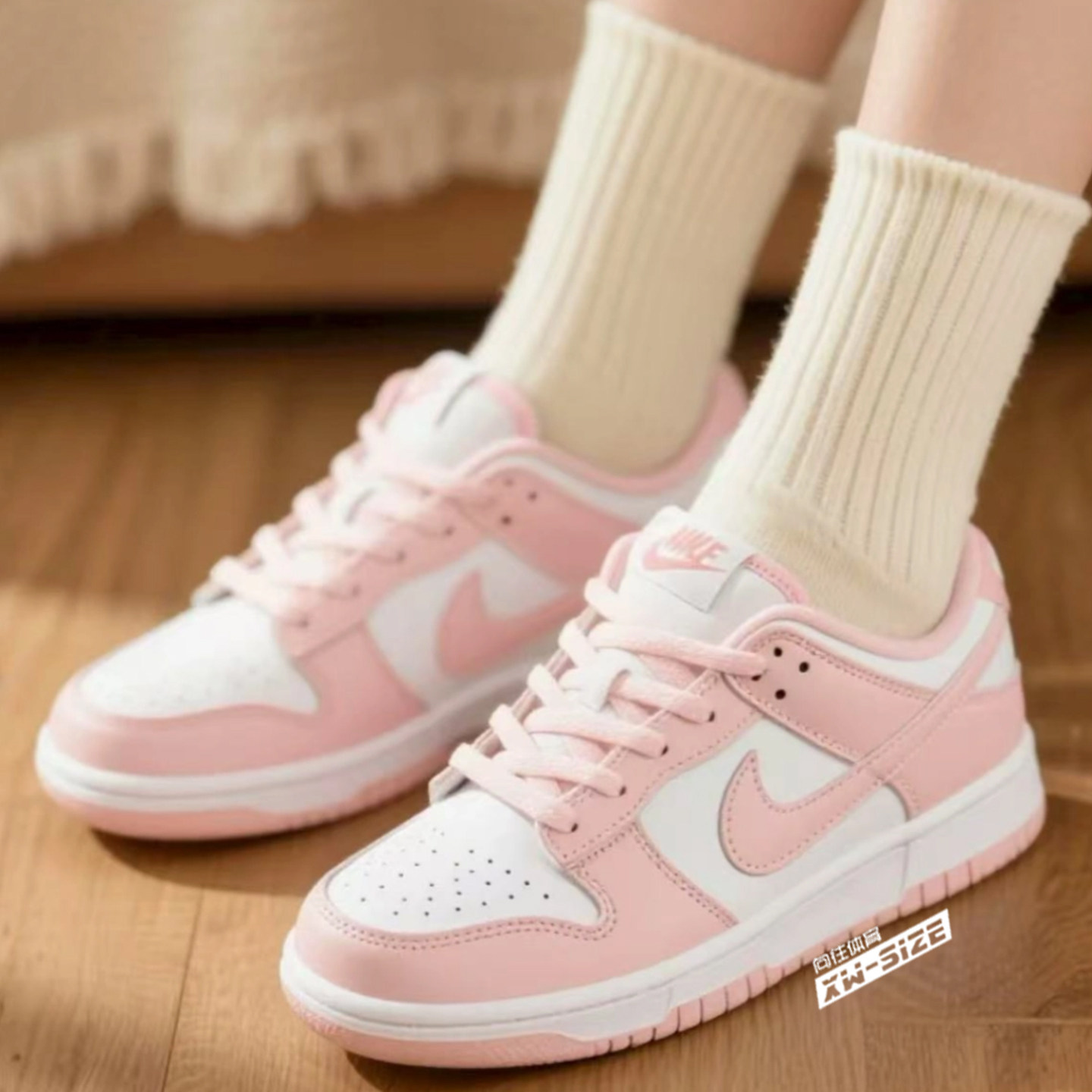 向往体育 Nike/耐克Dunk Low粉白低帮复古休闲板鞋 FB9109-125,淘宝优惠券,粉丝福利购,淘宝优惠卷