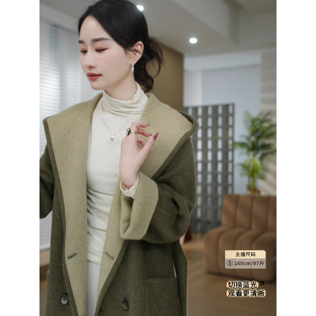 邱莹莹 HELA AOMI“0压系列.双面穿”绵羊毛93.4%山羊绒连帽外套