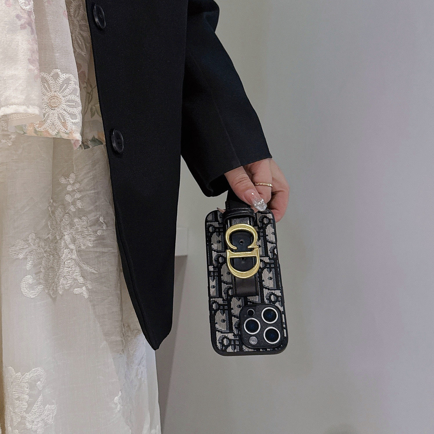 适用苹果17/16promax手机壳腕带华为pura80pro荣耀500女oppofindx9小米17潮vivoX300外壳华为Nova15Pro女,淘宝优惠券,粉丝福利购,淘宝优惠卷