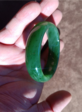 手镯乌兰海苹果绿扁条俄罗斯碧玉