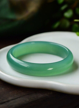 东陵玉扁条苹果绿手镯