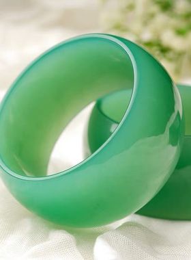 新疆东陵玉加宽条手镯