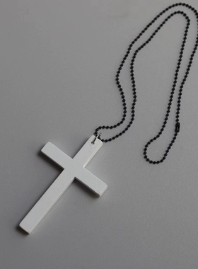 复古暗黑y2k亚文化木质十字架项链男女小七项链十字架项链万圣节