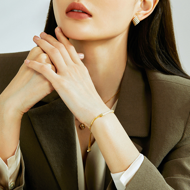 周大生DC纯银手链女简约百搭设计感S925新款送女朋友节日礼物
