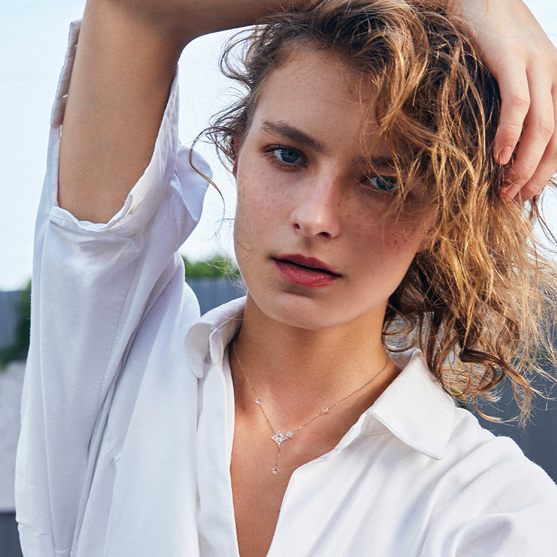 周大生DC璀璨星辰系列星月夜小星芒项链银锁骨链情人节礼物送女生