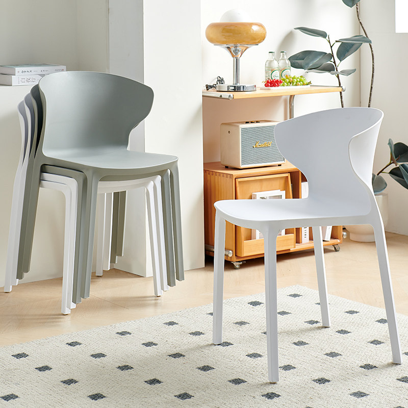现代简约餐椅北欧家用休闲椅网红塑料椅子加厚凳子餐厅酒店等候椅