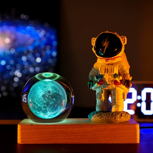 Космонавт, космический ночник для друга, 12 года, подарок на день рождения